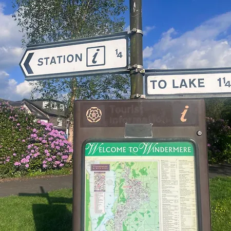 The Penthouse In アパート