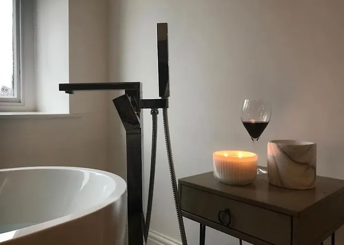 The Penthouse In شقة